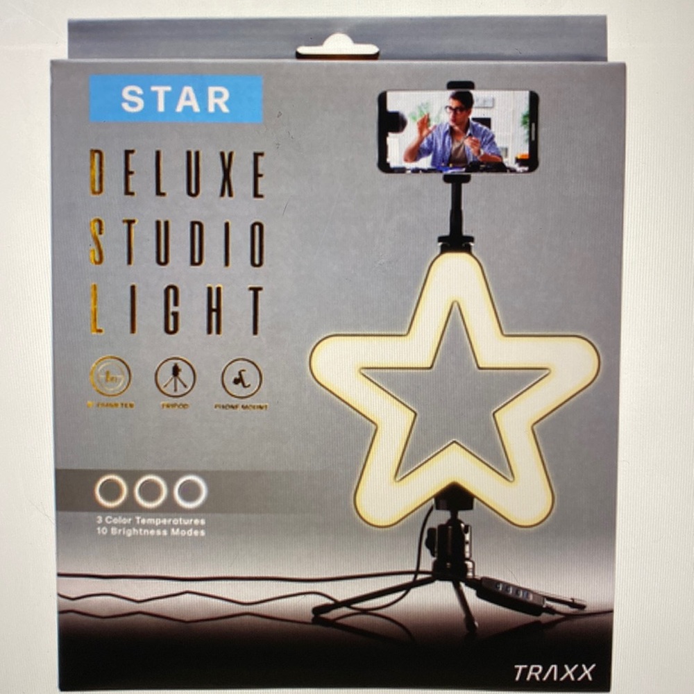 Deluxe studio light. 3 color temperatures.